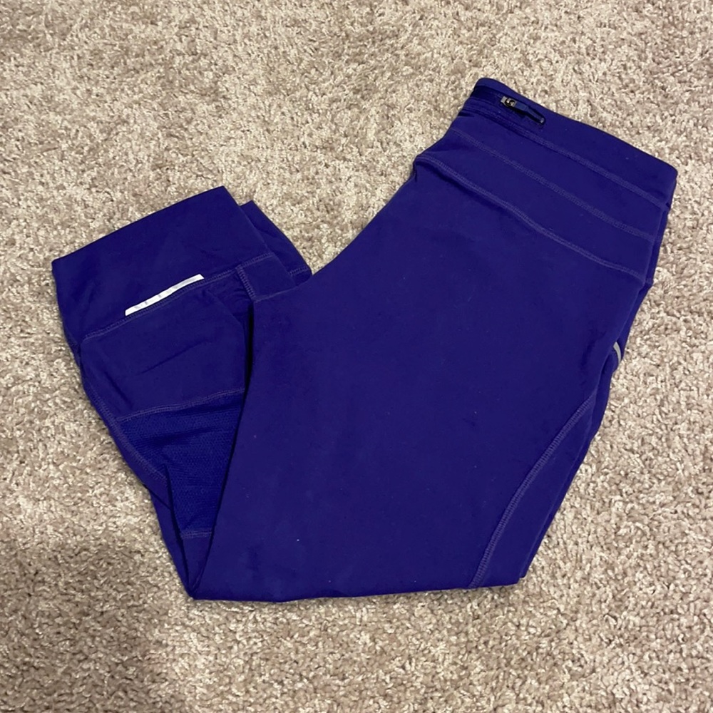 Barely worn athleta leggings.